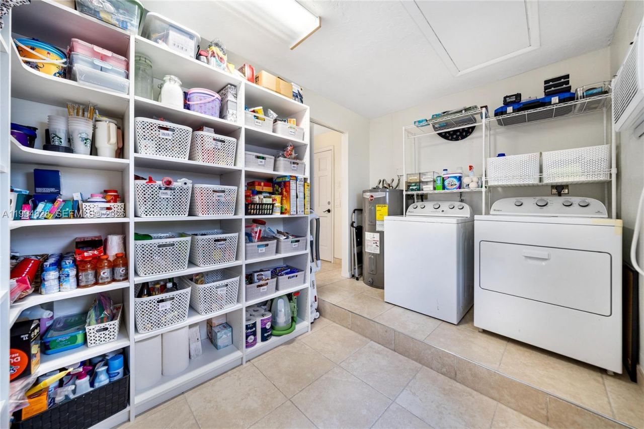 1110 Cedar Creek Way , Davie, FL 33325 Photo