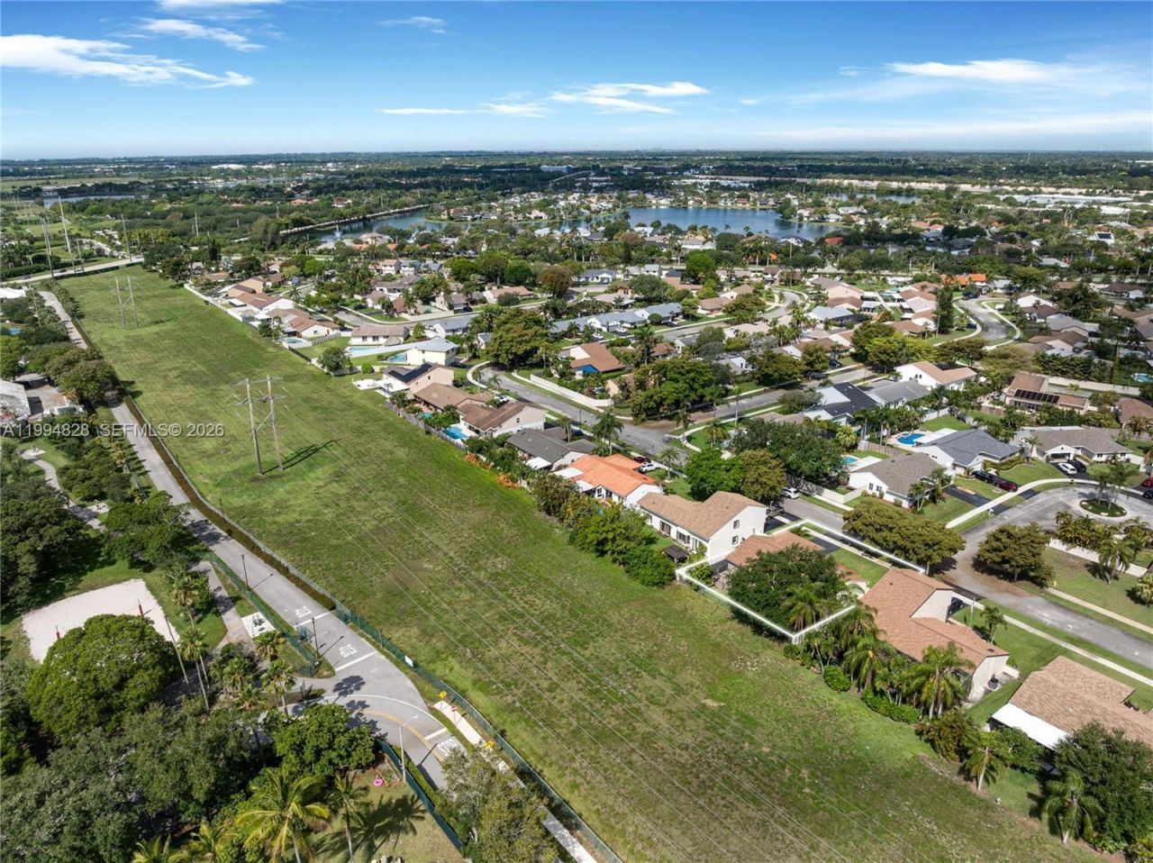 1110 Cedar Creek Way , Davie, FL 33325 Photo