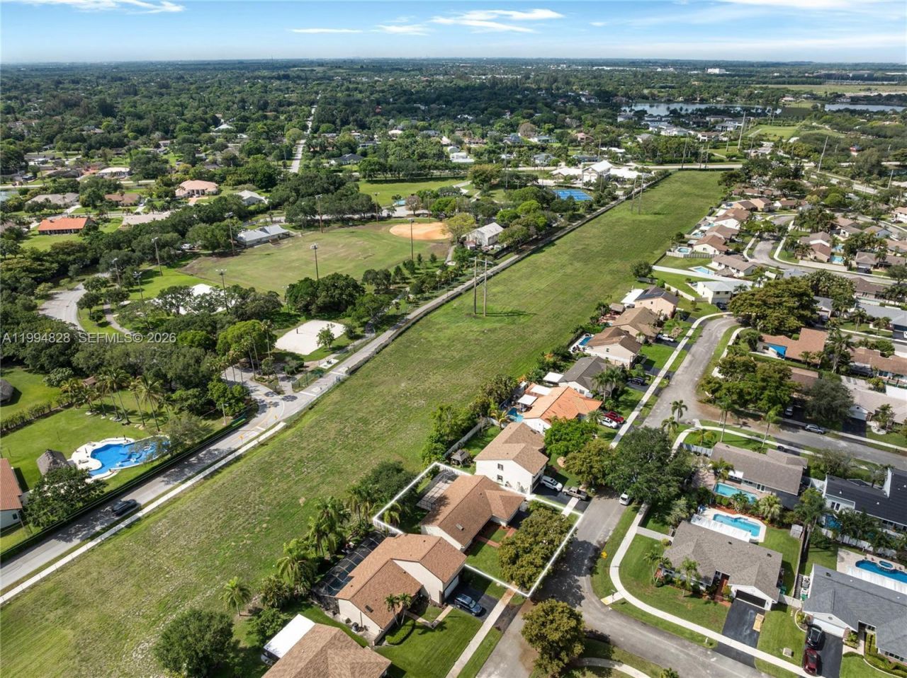 1110 Cedar Creek Way , Davie, FL 33325 Photo