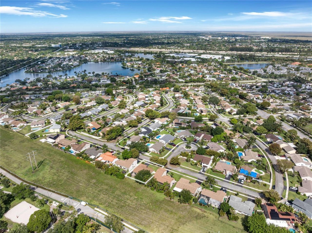 1110 Cedar Creek Way , Davie, FL 33325 Photo