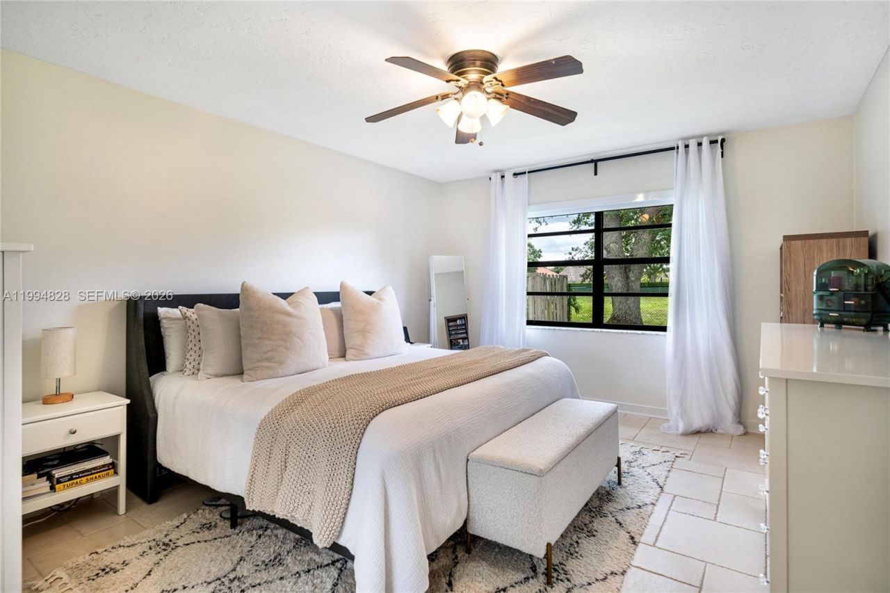 1110 Cedar Creek Way , Davie, FL 33325 Photo
