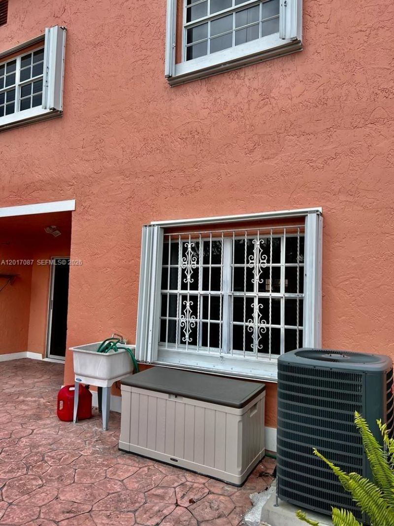 12442 NW 7th Ln, Unit 12442, Miami, FL 33182 Photo