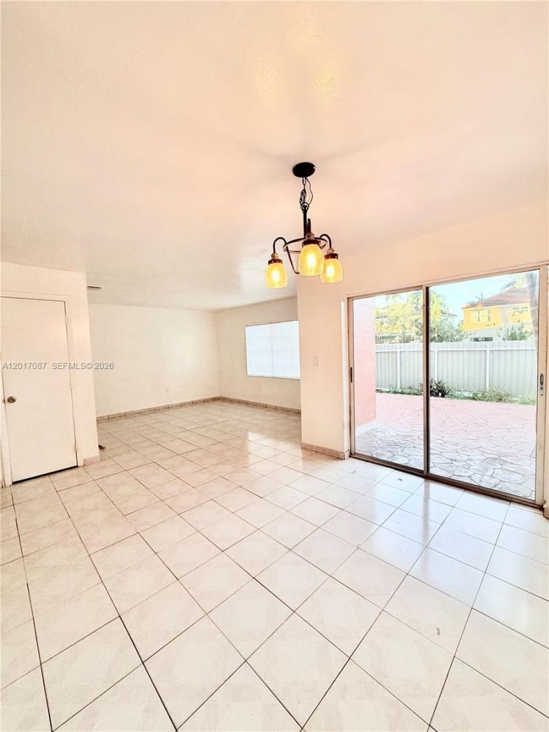 12442 NW 7th Ln, Unit 12442, Miami, FL 33182 Photo
