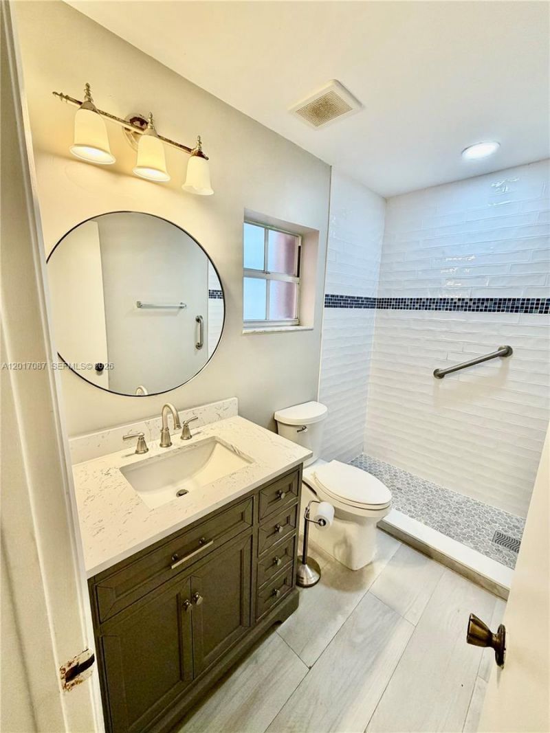 12442 NW 7th Ln, Unit 12442, Miami, FL 33182 Photo