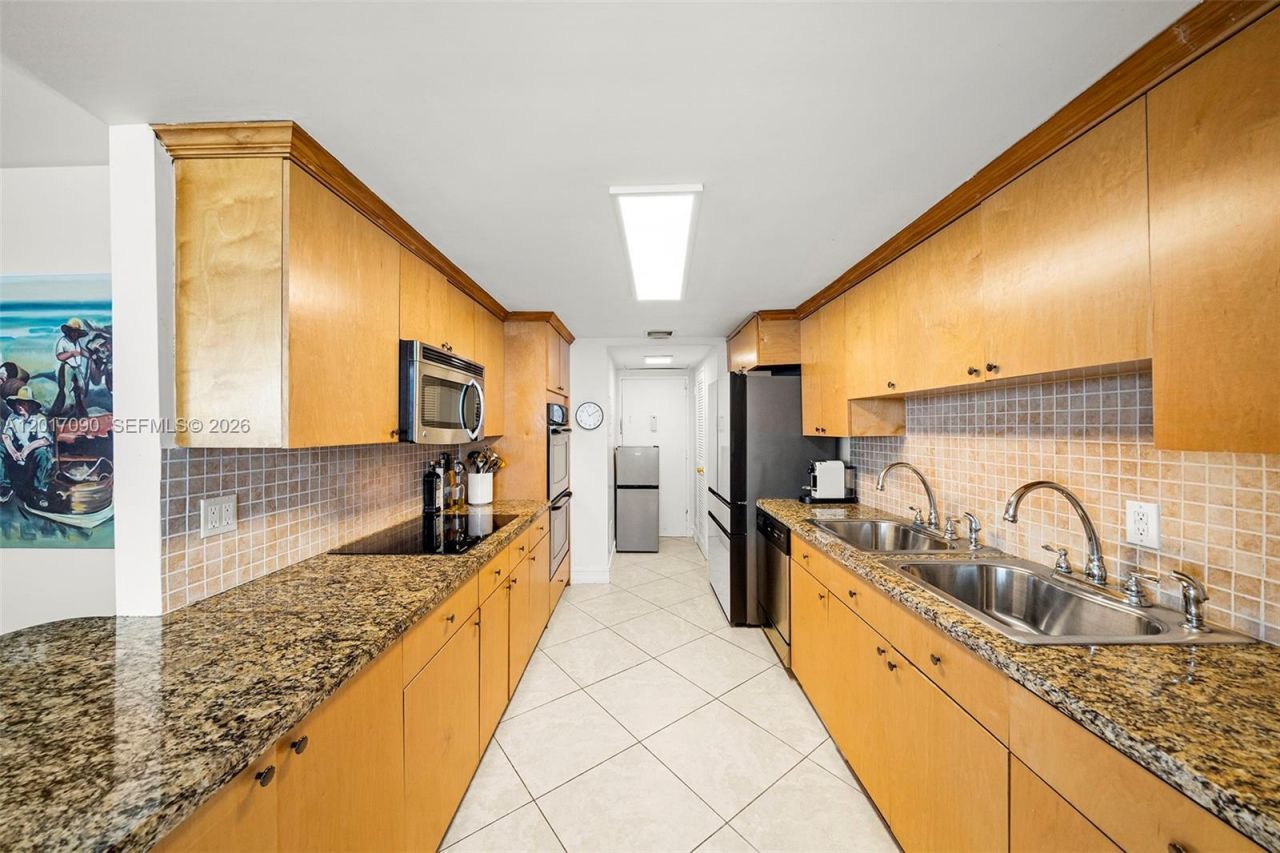 5255 Collins Ave, Unit 9F, Miami Beach, FL 33140 Photo