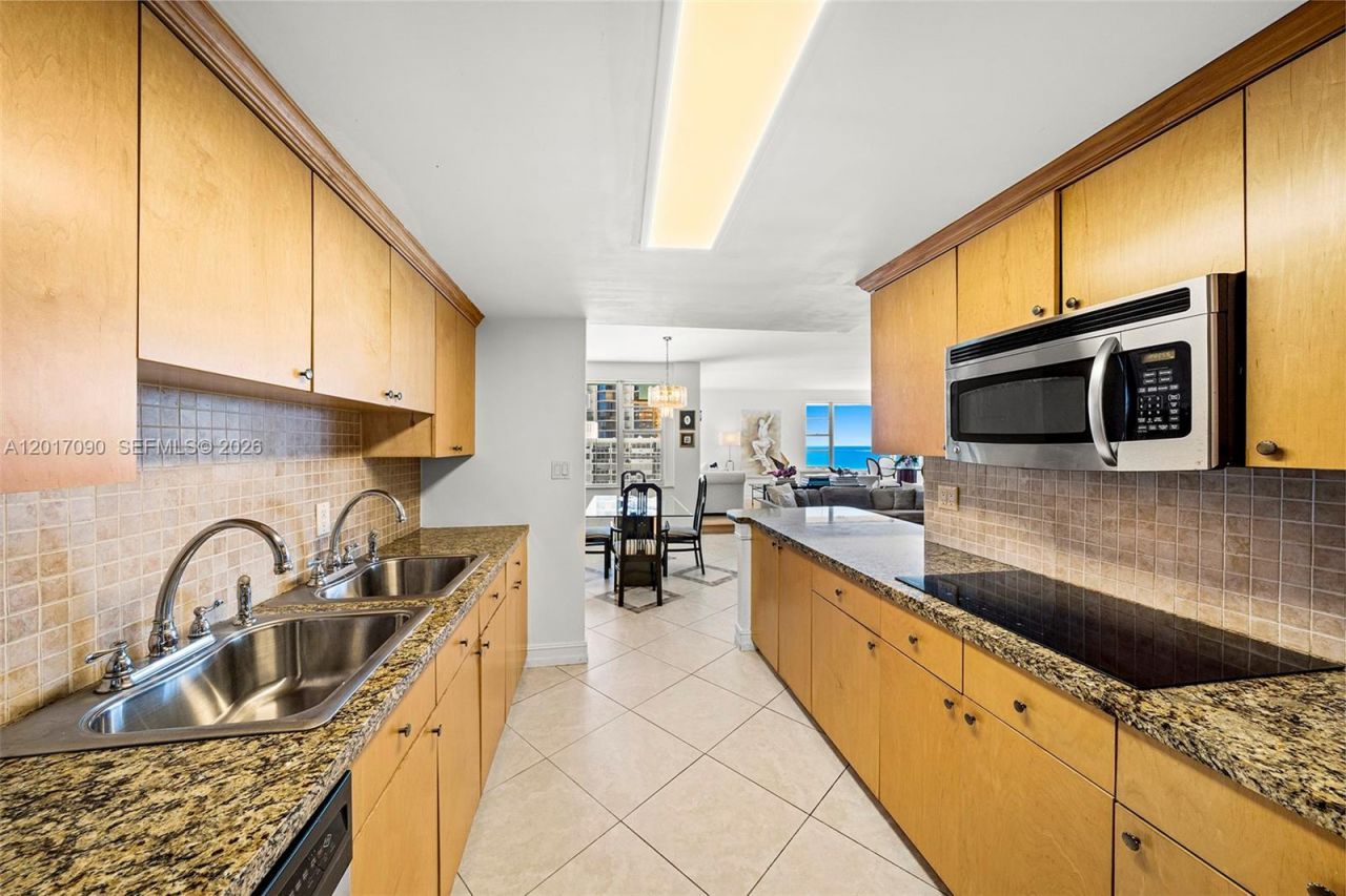 5255 Collins Ave, Unit 9F, Miami Beach, FL 33140 Photo