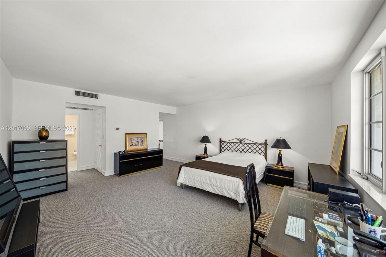 5255 Collins Ave, Unit 9F, Miami Beach, FL 33140 Photo