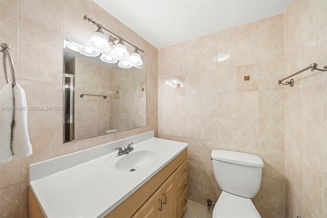 5255 Collins Ave, Unit 9F, Miami Beach, FL 33140 Photo