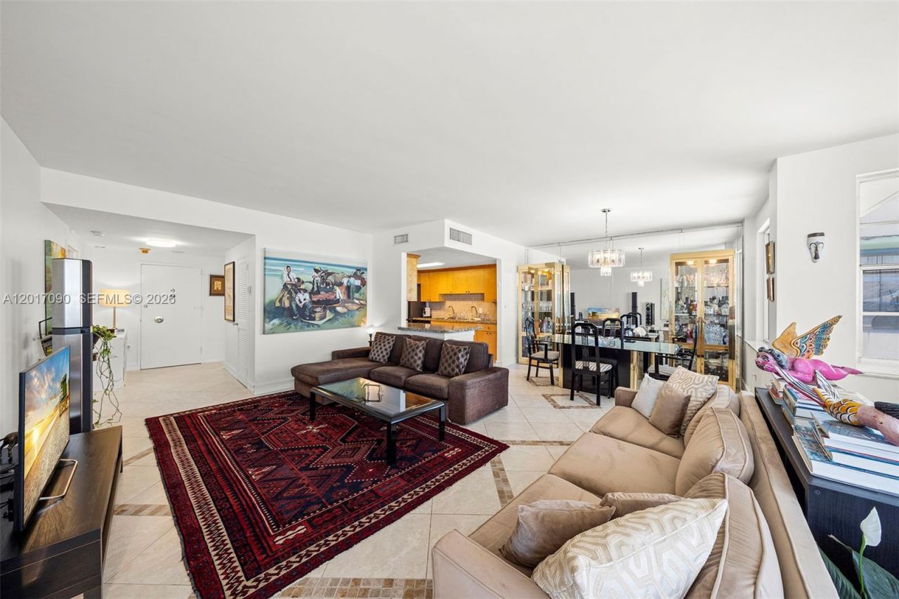5255 Collins Ave, Unit 9F, Miami Beach, FL 33140 Photo