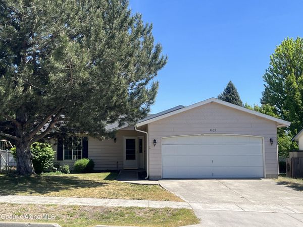 1702 N Summer Rose ST, Post Falls, ID 83854