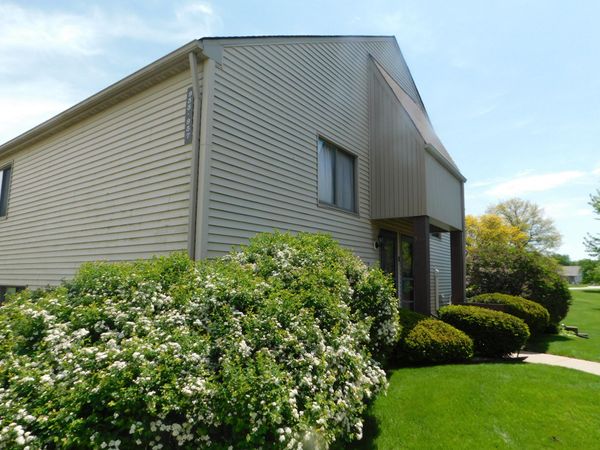 955 Millpond Road , Valparaiso, IN 46385
