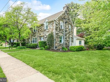 212 E WOODLAND AVENUE, SPRINGFIELD, PA 19064