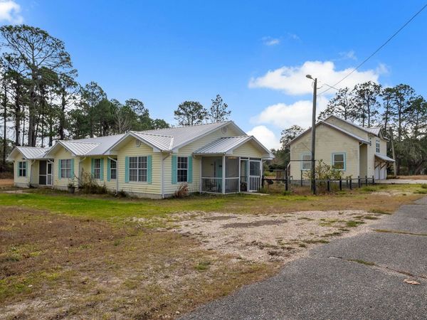 1105 Gray Avenue , Carrabelle, FL 32322