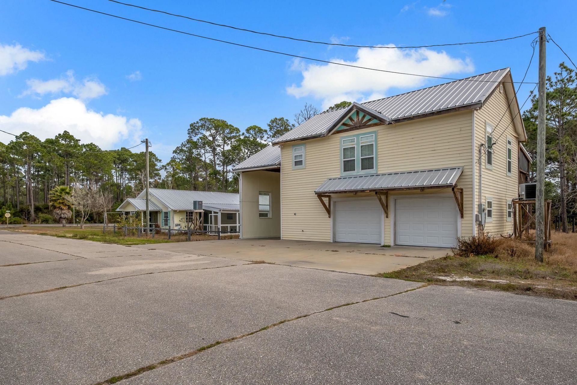 1105 Gray Avenue , Carrabelle, FL 32322 Photo