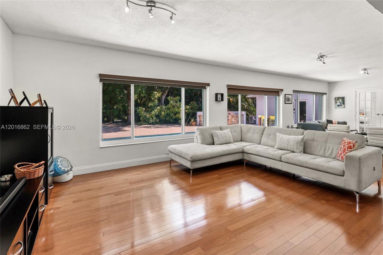 7800 SW 132nd St , Pinecrest, FL 33156 Photo
