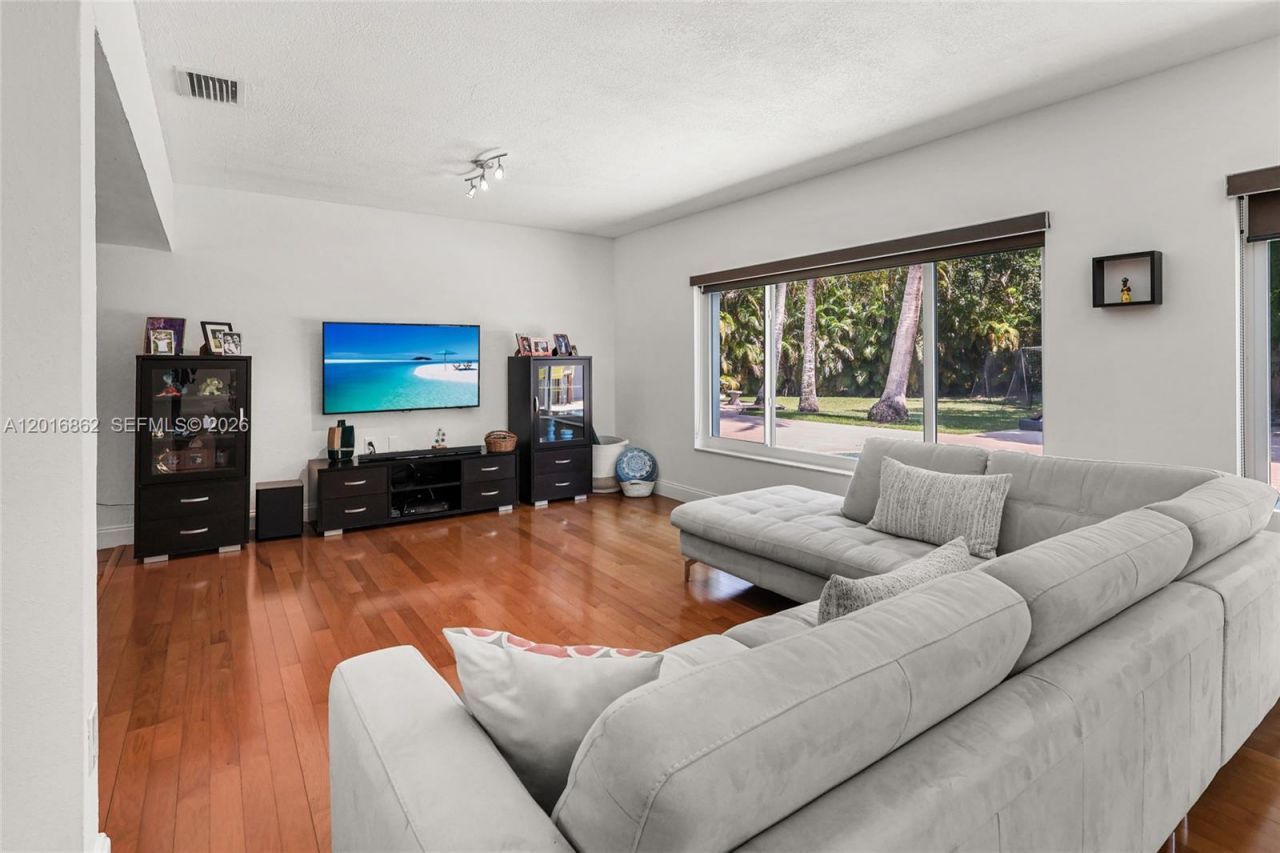 7800 SW 132nd St , Pinecrest, FL 33156 Photo