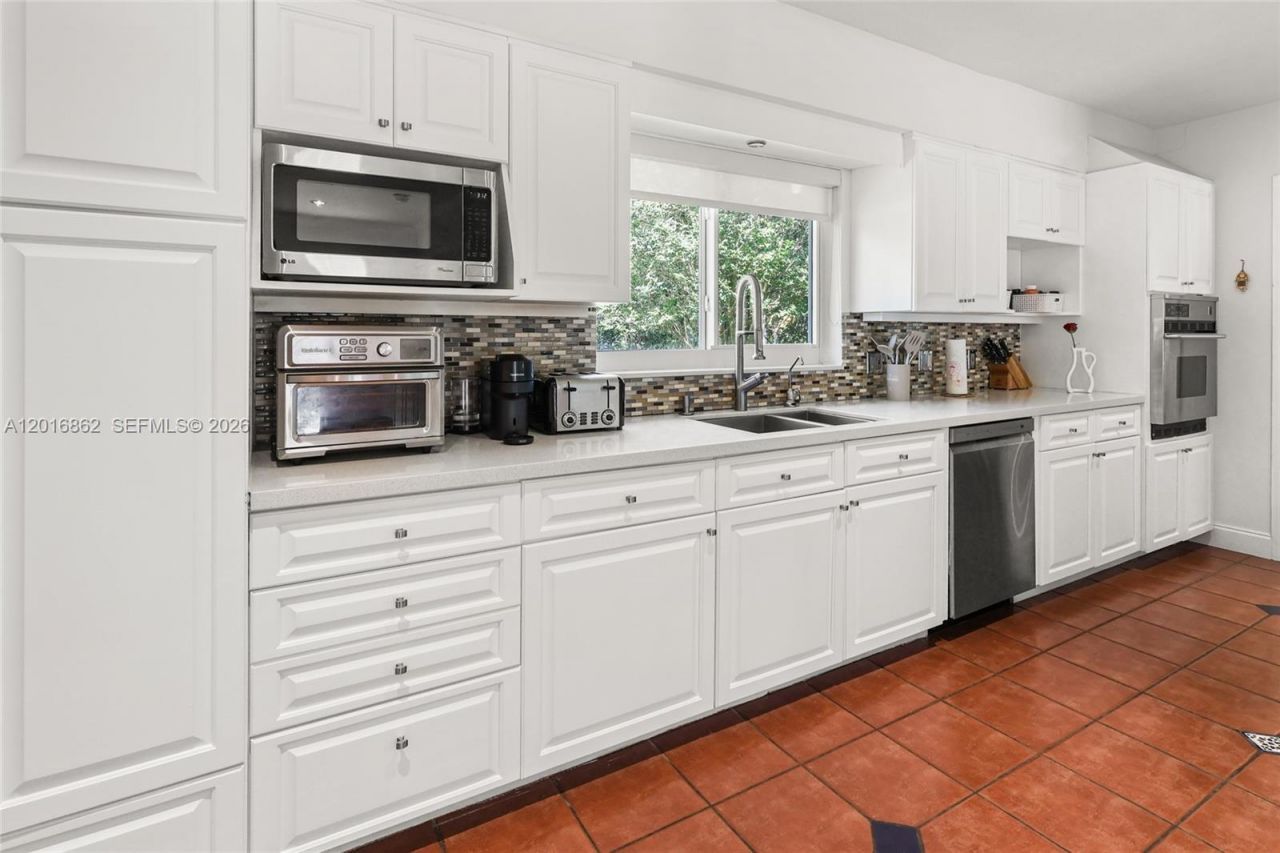7800 SW 132nd St , Pinecrest, FL 33156 Photo