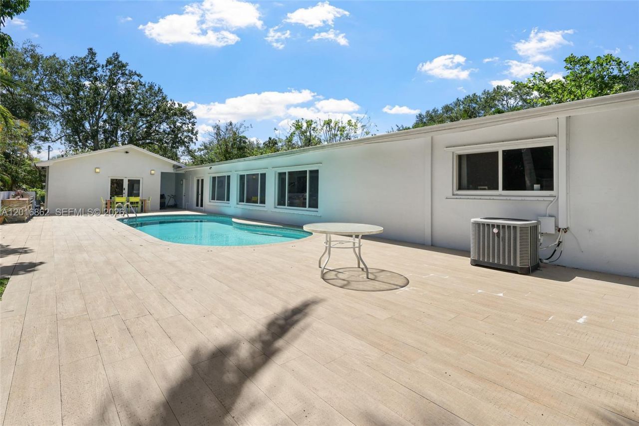 7800 SW 132nd St , Pinecrest, FL 33156 Photo