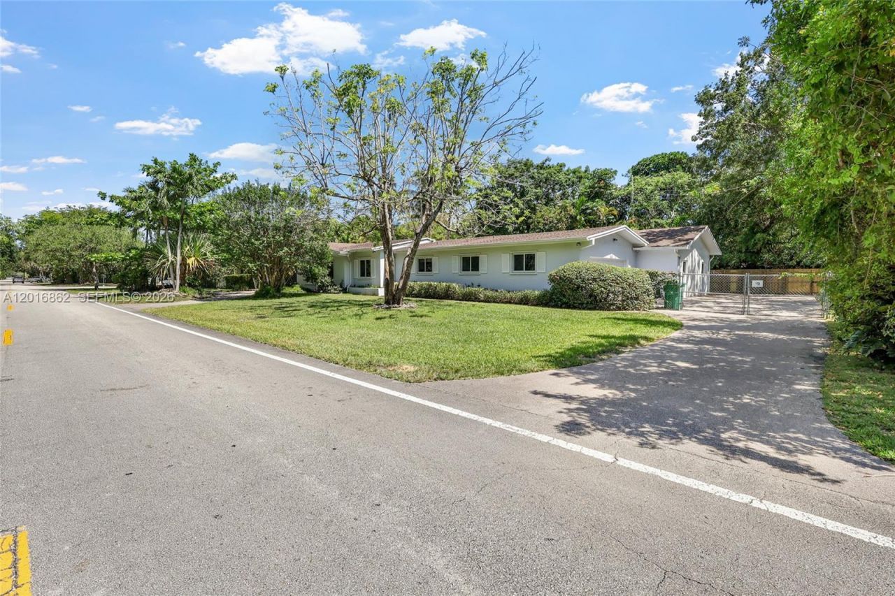 7800 SW 132nd St , Pinecrest, FL 33156 Photo