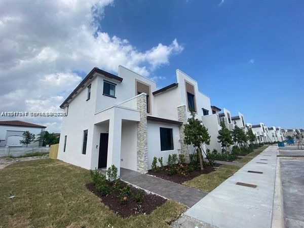 575 NE 208th Ter , Unit 575, Miami, FL 33179