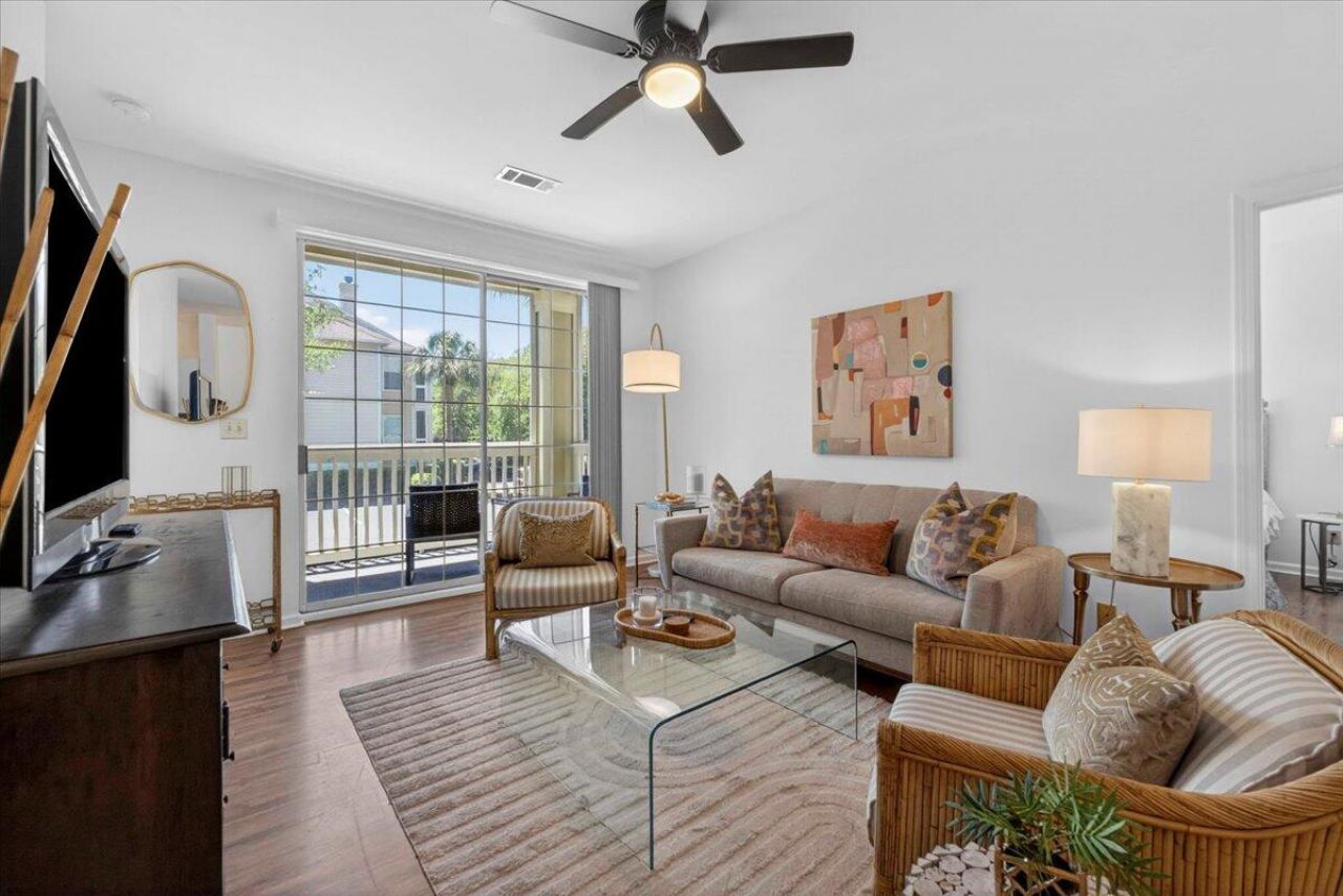 1600 Long Grove Drive Photo 1