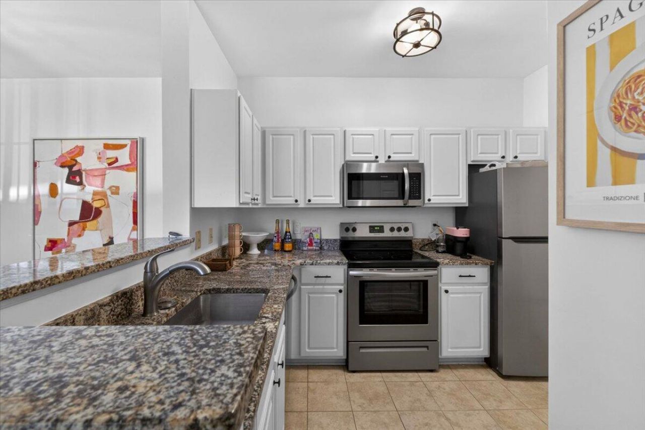 1600 Long Grove Drive Photo 2