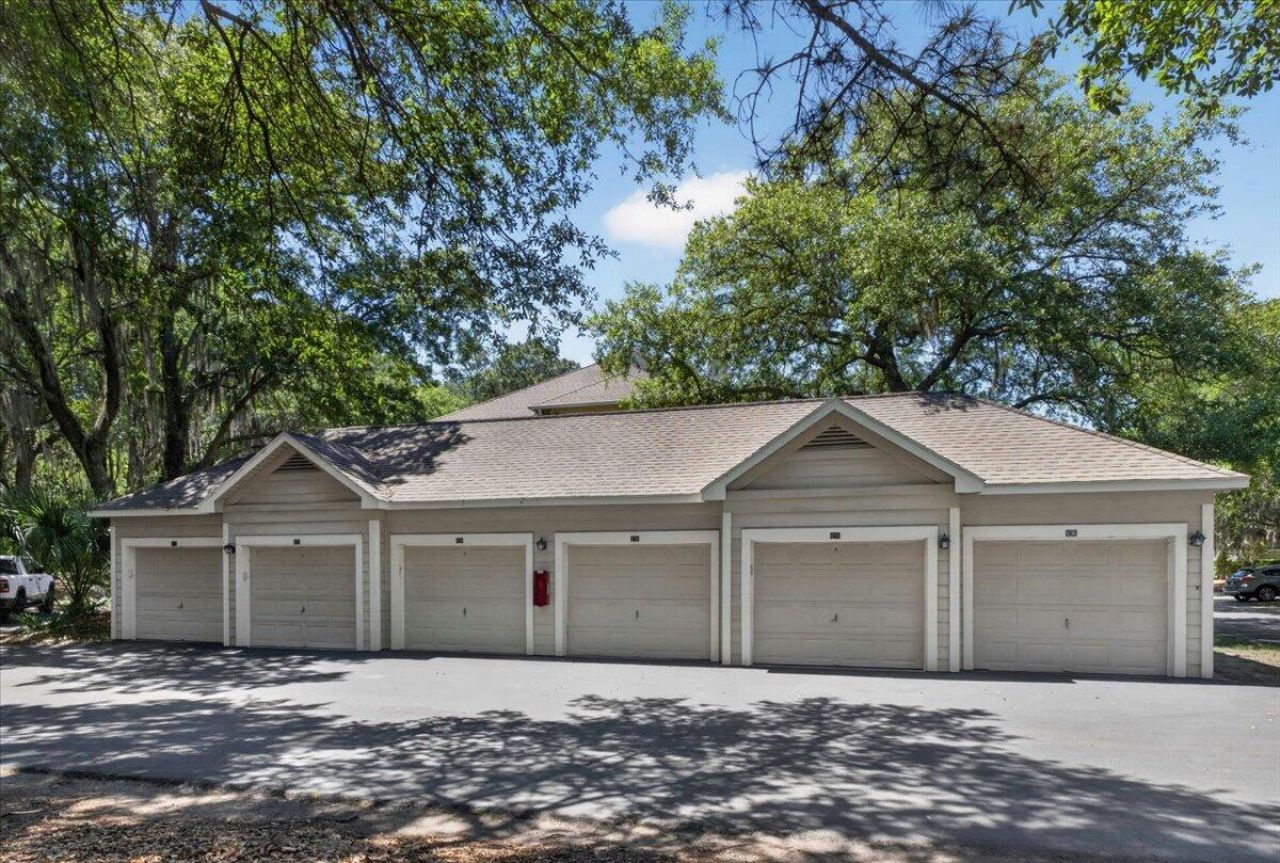 1600 Long Grove Drive Photo 28