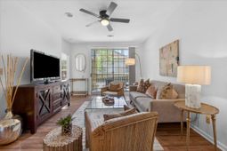 1600 Long Grove Drive photo 4