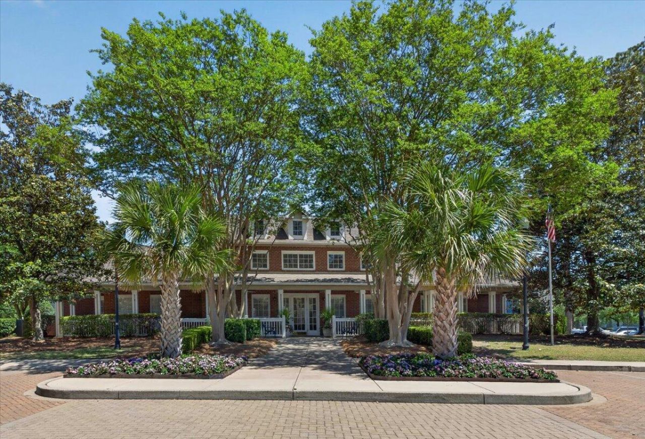 1600 Long Grove Drive Photo 39