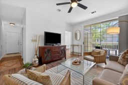 1600 Long Grove Drive photo 4