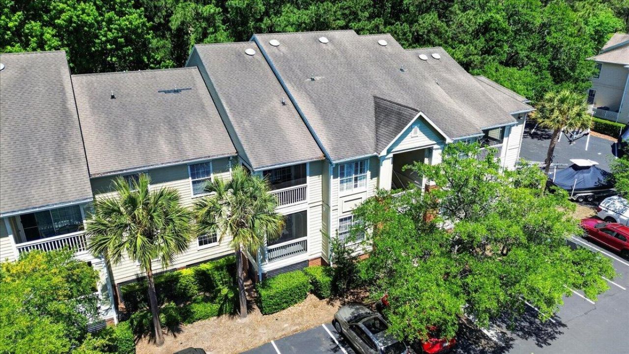 1600 Long Grove Drive Photo 45