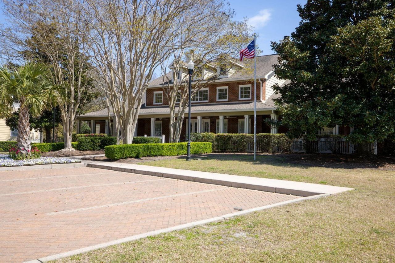 1600 Long Grove Drive Photo 56