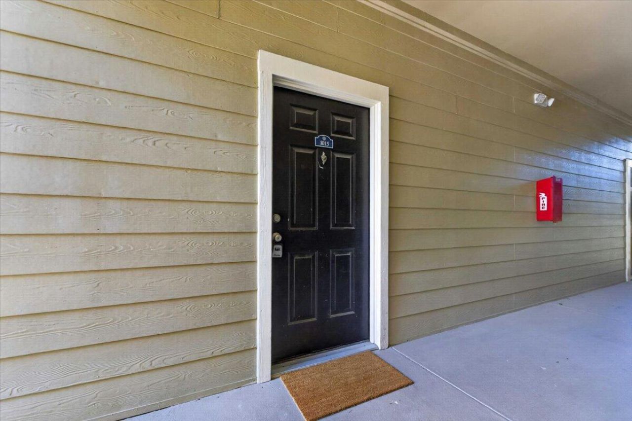 1600 Long Grove Drive Photo 60