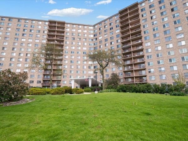 6833 N Kedzie Avenue, Unit 701, Chicago, IL 60645