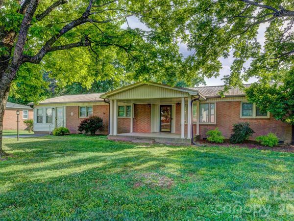 1409 Delview Road , Cherryville, NC 28021