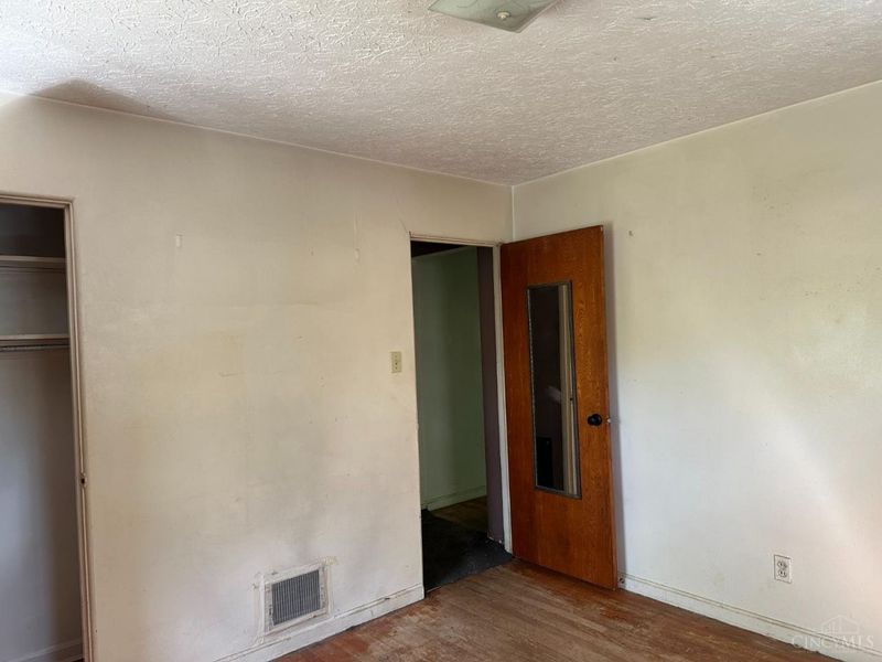5104 Jonkard Road, Green Township, OH 45247 Photo 9