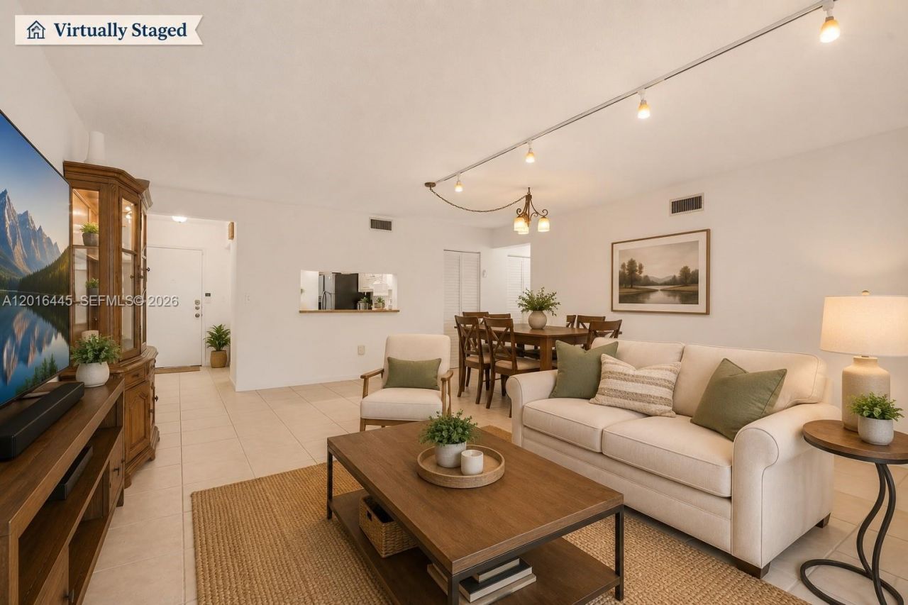 425 W Park Dr , Unit 10, Miami, FL 33172 Photo