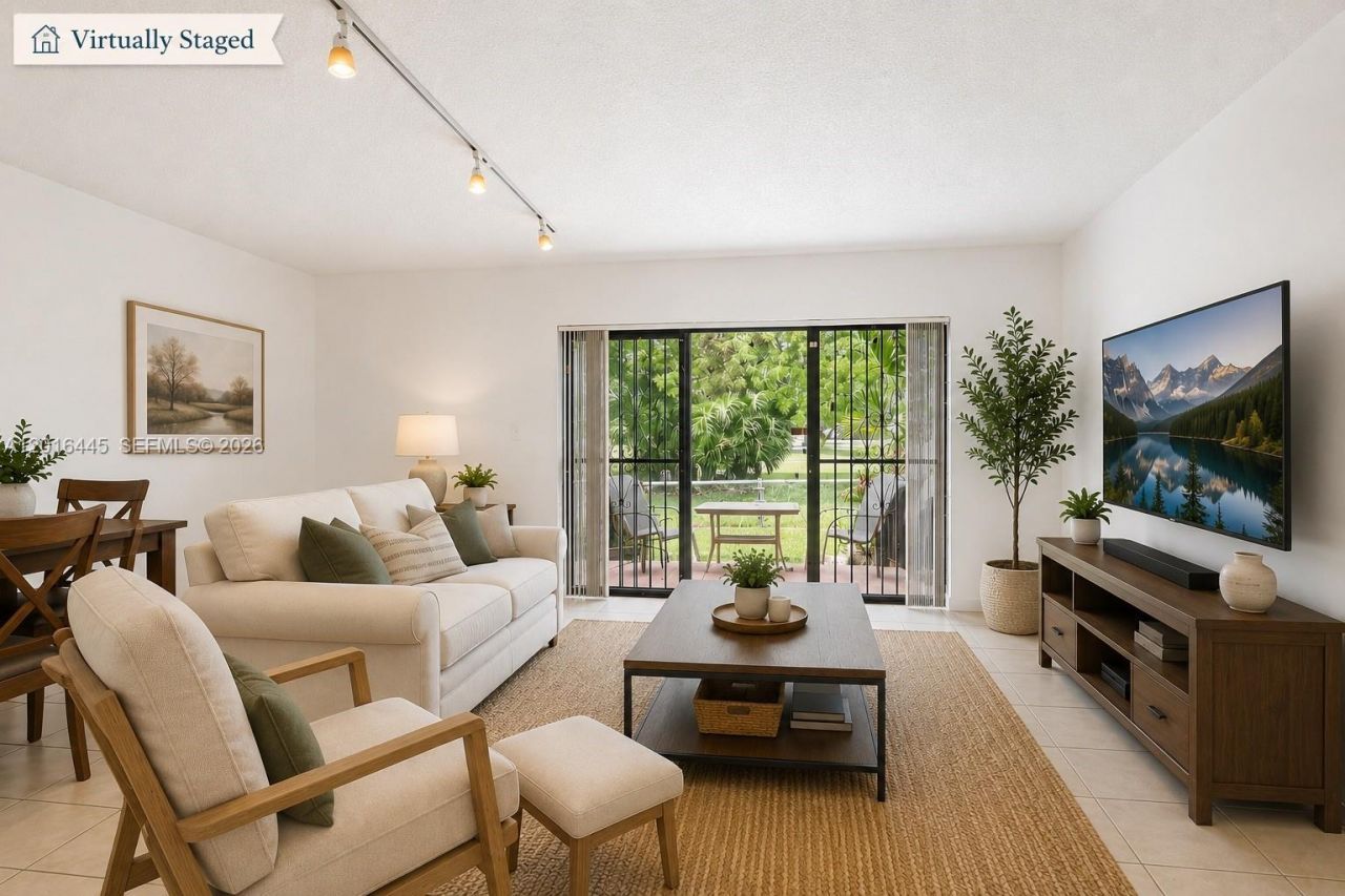 425 W Park Dr , Unit 10, Miami, FL 33172 Photo