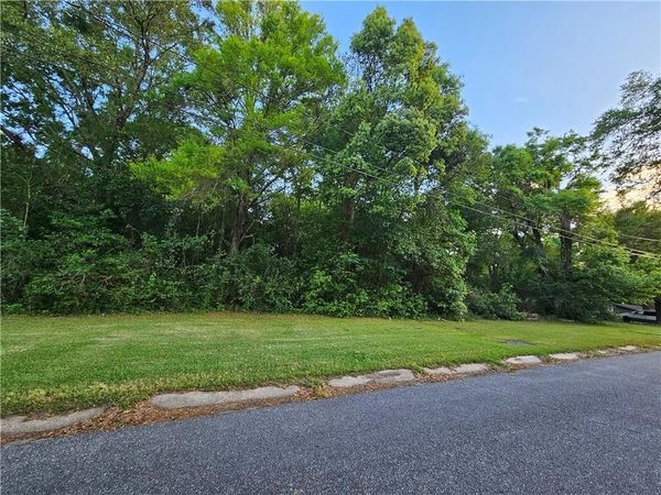 7225 Peachtree Lane , Mobile, AL 36618