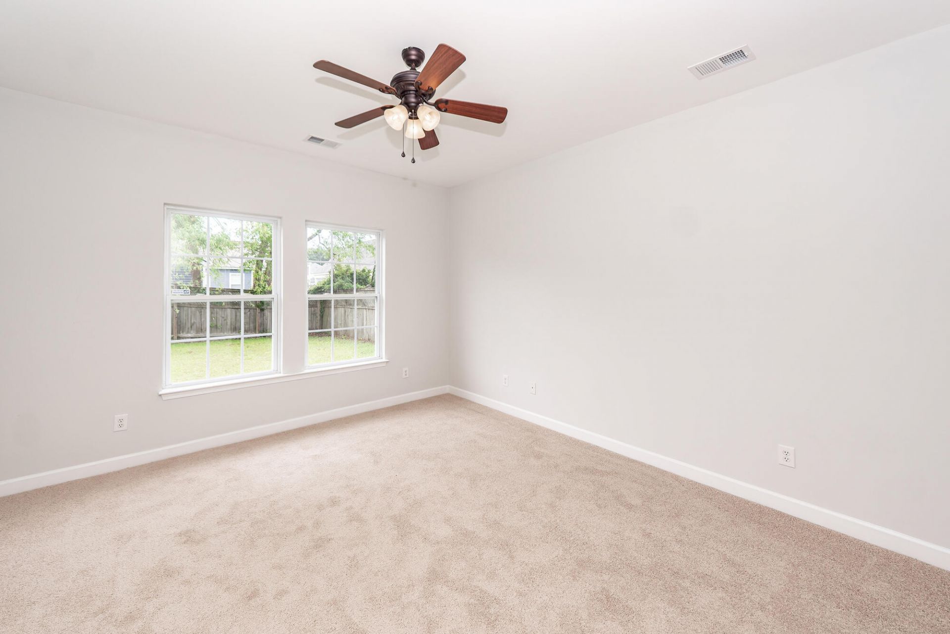 321 Killarney Trail Photo 10