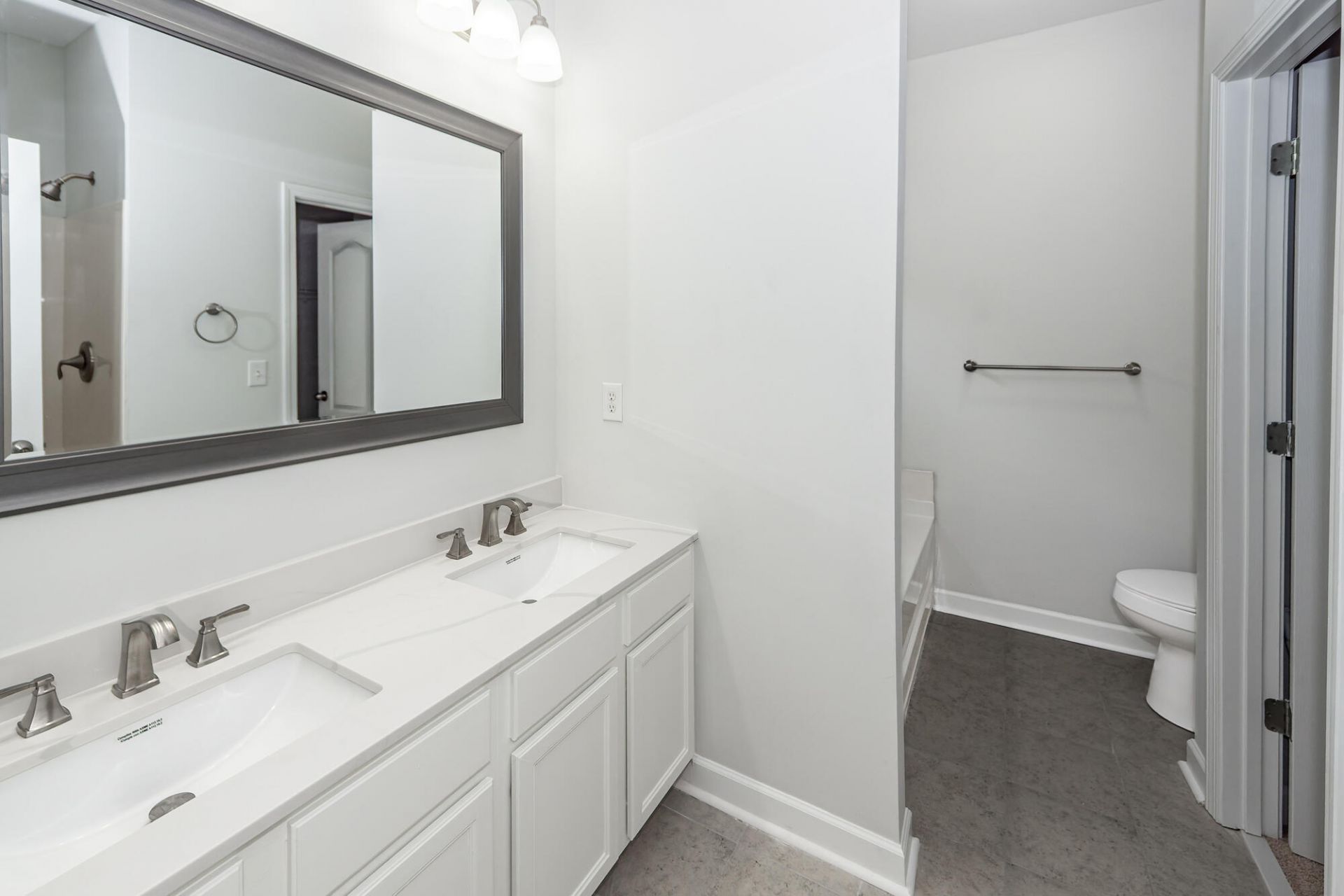 321 Killarney Trail Photo 11