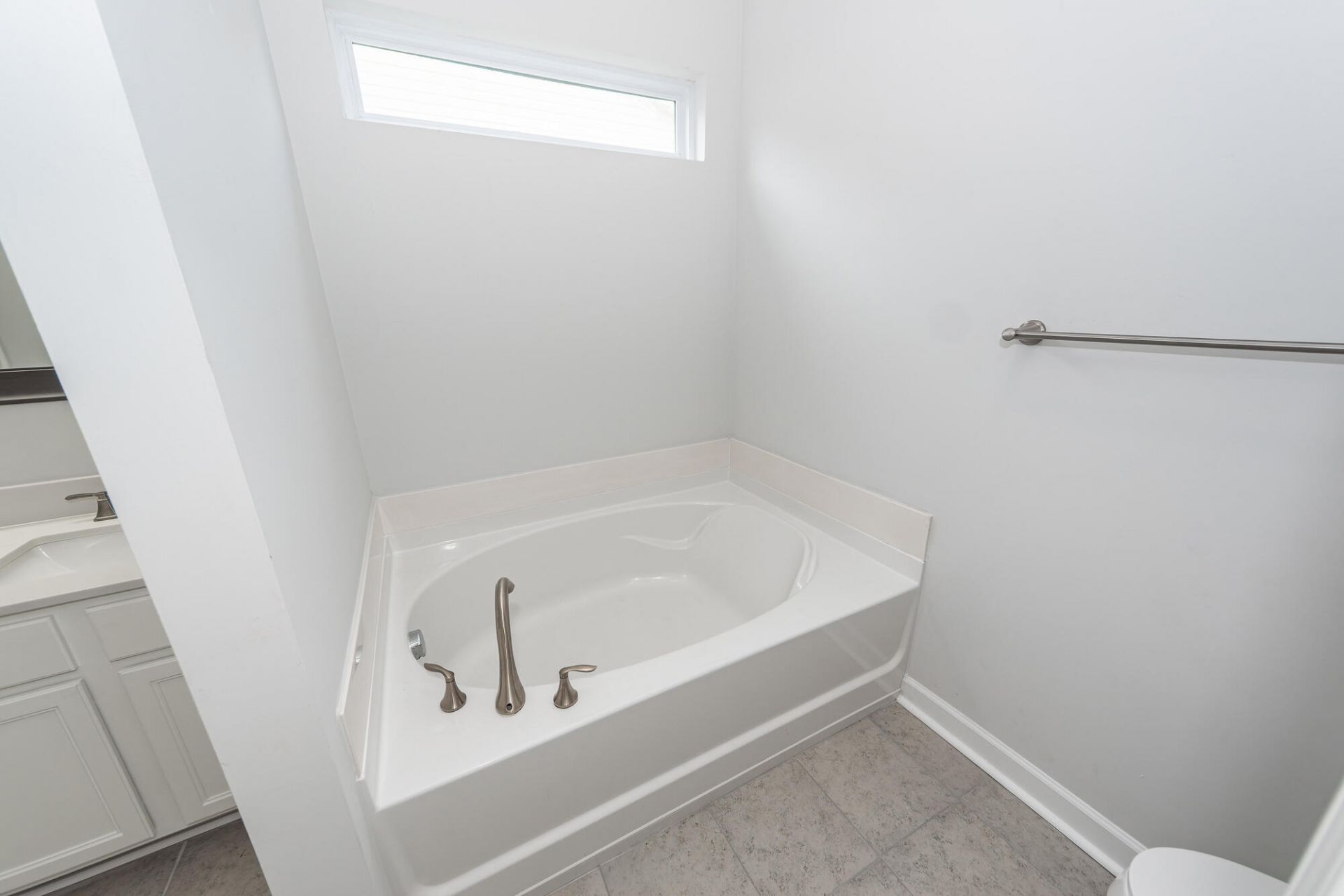 321 Killarney Trail Photo 12