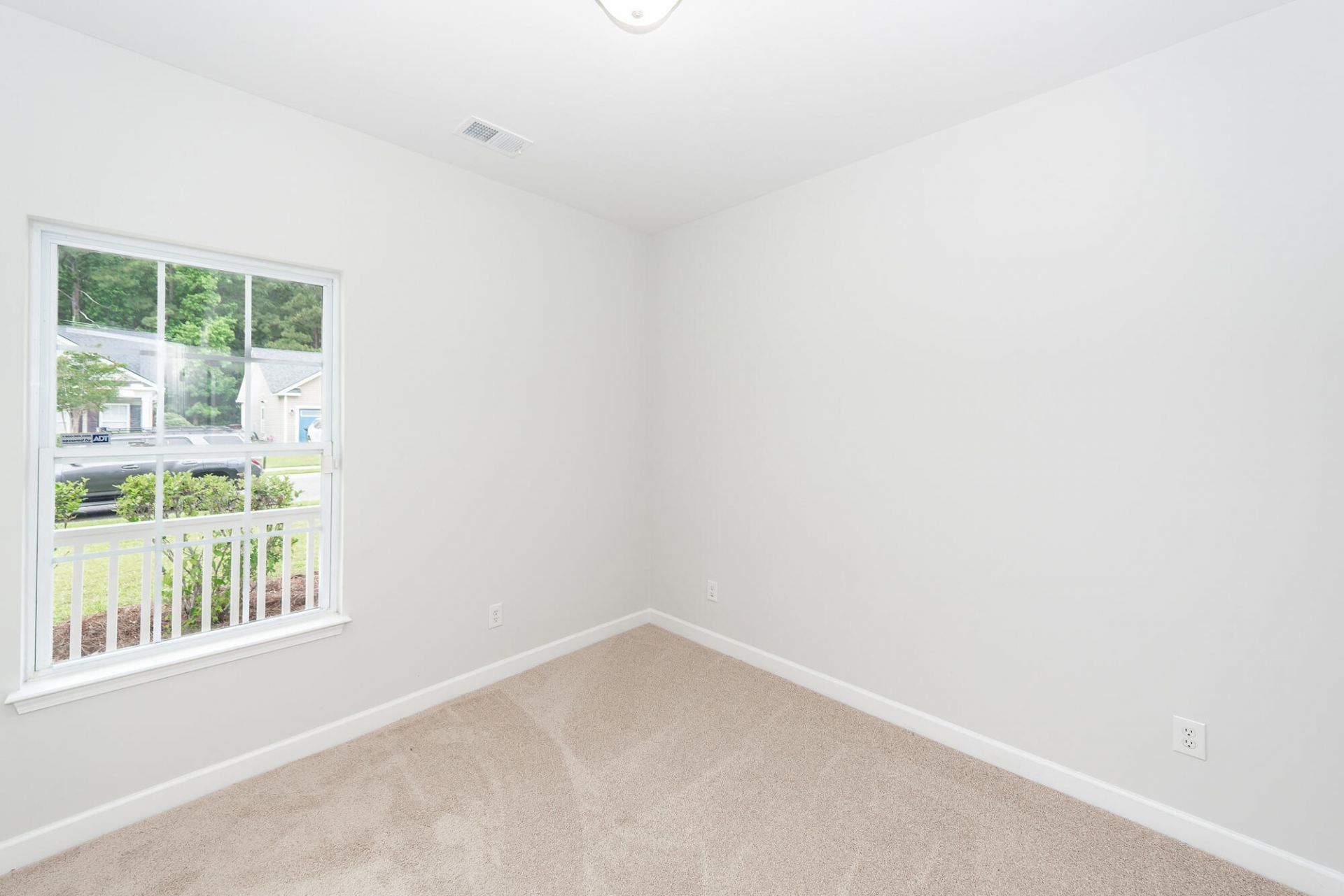 321 Killarney Trail Photo 16