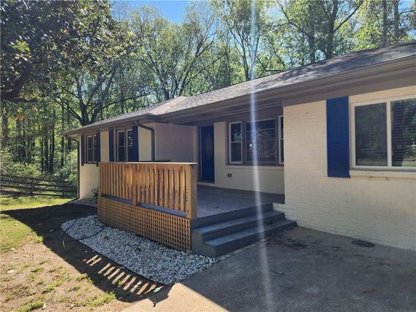 718 Springlake Road , Lawrenceville, GA 30045