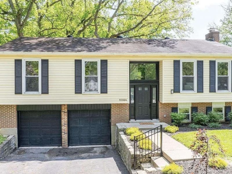 10994 Timberwood Lane, Sharonville, OH 45241 Photo 2