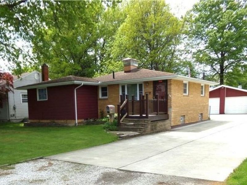 317 Wrexham Avenue SW, Massillon, OH 44646 Photo 1