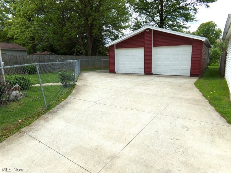 317 Wrexham Avenue SW, Massillon, OH 44646 Photo 4