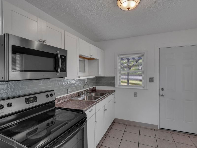 2298 Holt Avenue, Columbus, OH 43219 Photo 12