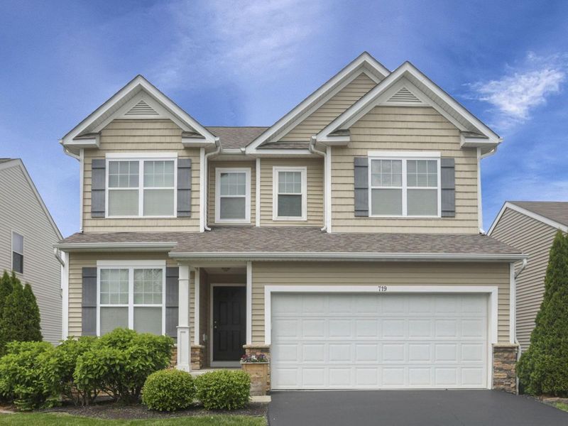 719 Flowering Cherry Court, Blacklick, OH 43004 Photo 2