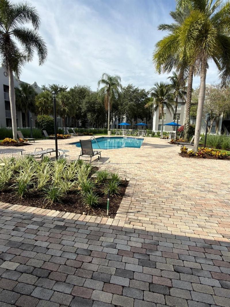 11133 SW 8th St , Unit 102, Pembroke Pines, FL 33025 Photo